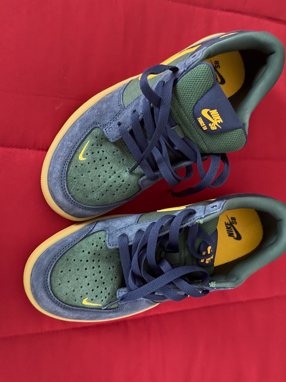 Nike SB Men's Sneakers in Navy, Green & Yellow